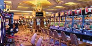 dufan365 mobile app interface showing live casino tables and sports betting options